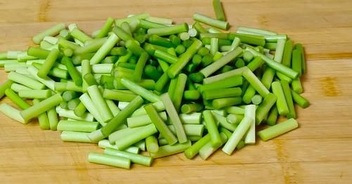 春夏交替易感冒，多给家人吃这道菜，“天然青霉素”杀菌防感冒