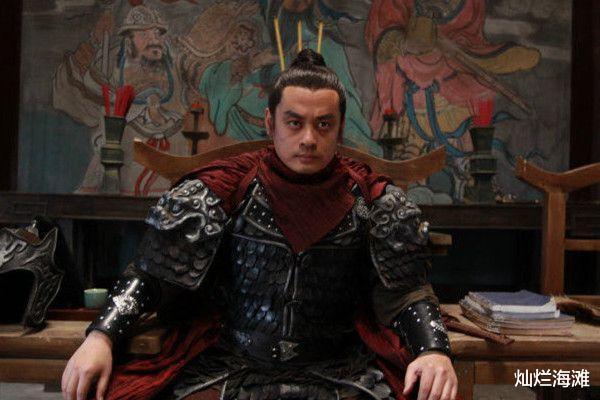 此人手持溜金镋,战平梁山五虎将,活捉鲁智深武松李逵穆弘