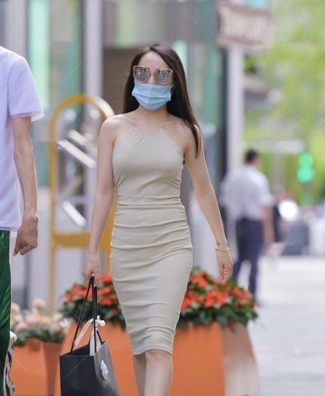 修身舒适的连衣裙，彰显含蓄内敛的气质！