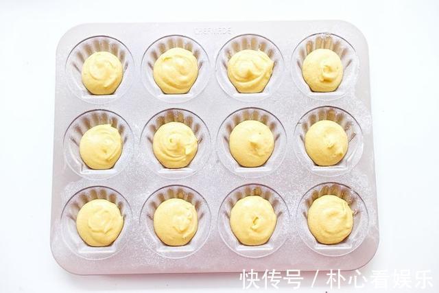 巧克力|冷热都好吃蛋糕，教你自制玛德琳蛋糕，简单易学还很特别
