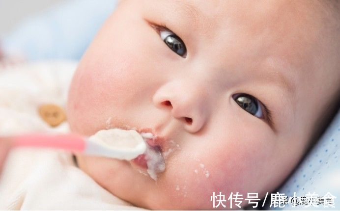 南瓜和“它”天生一对，一蒸一拌，比吃肉还香，孩子爱吃长得快