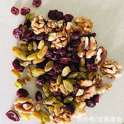 最好吃的红茶坚果吐司做法,学会了刷爆朋友圈