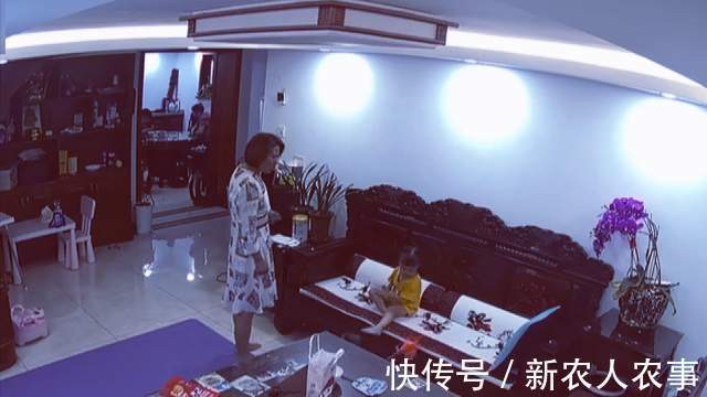 魔咒|当二胎遇上了一胎,再坏的脾气也瞬间秒怂,网友:逃不了的魔咒