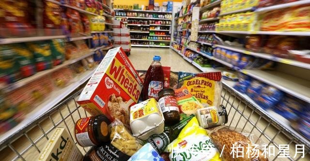 西梅|逛超市时，遇见这4种“廉价零食”尝一尝，虽然便宜，却好吃解馋！