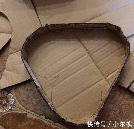 小手艺|老公用奶粉罐给女儿做了个小沙发,晒到业主群,群里“沸腾”了!