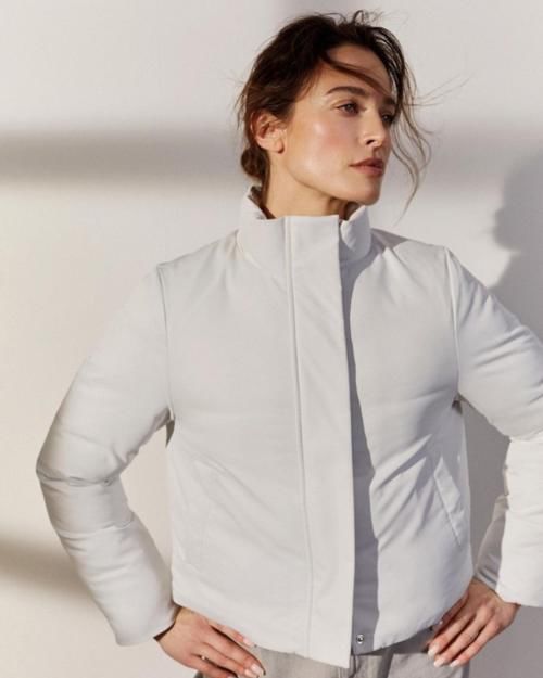 聪明选择早春外套，这些羽绒服款式俏皮又干练，打造精干上班族风范