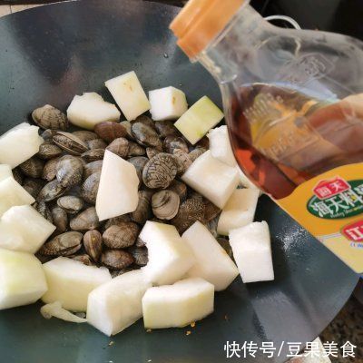 蒜蓉花甲粉丝煲