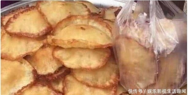 不到|6旬奶奶街头卖“另类小吃”,30元一斤,很多人来晚了还吃不到呢