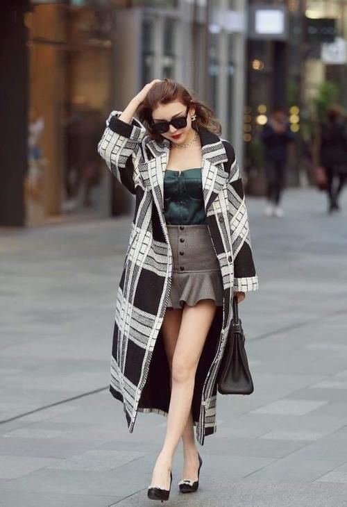 真正高级的女人，秋冬从来不穿这4种“衣服”，廉价低级还掉价