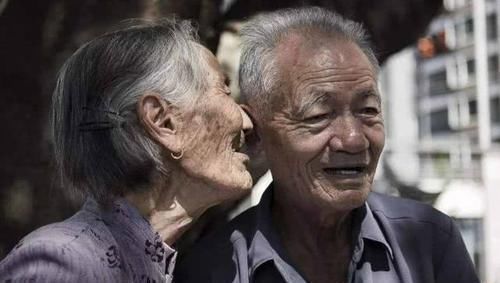 健康长寿|无论男女,过了60岁后想长寿,2件事尽量少做,再喜欢也要忍住