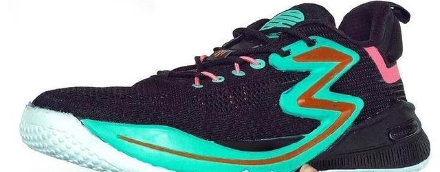 碳板跑鞋 新鞋谍照看个够!安踏又出新科技,匹克碳板跑鞋终于变帅了!