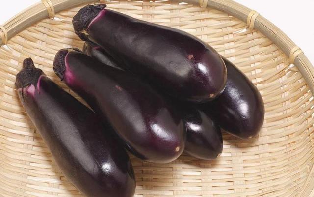 黄花草油酸|茄子是高血脂的发物,医生,想降脂的人,3种素食要少吃