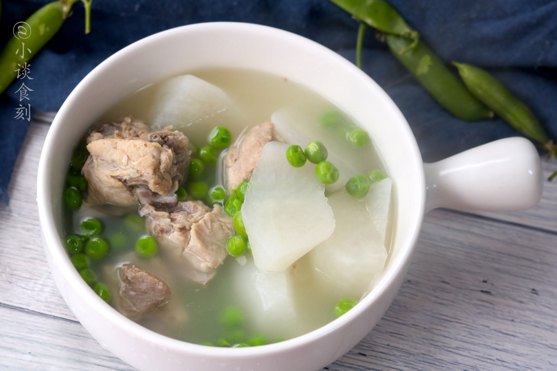 三月，炖排骨汤加此“2种”食材，颜色好看汤汁也鲜美，好喝多了