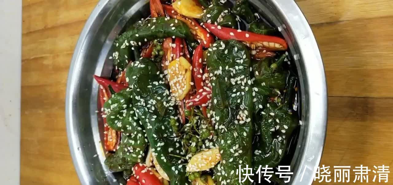 腌辣椒的做法，酸甜微辣酱香味美，半个小时足以，没食欲时试试！