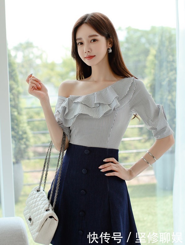 孙允珠时尚穿搭:玲珑紫砂灰度双层荷叶包臀裙