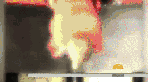 安全座椅 “爆款!”女子打车时羽绒服爆炸!羽毛满车飞