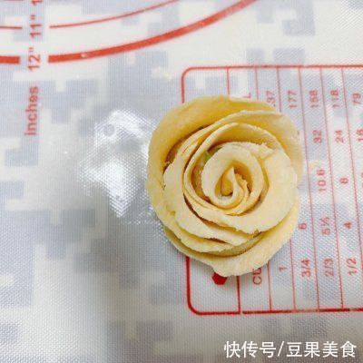 小米粉|有了这些七夕节早餐丨黄玫瑰煎饺，实力下酒