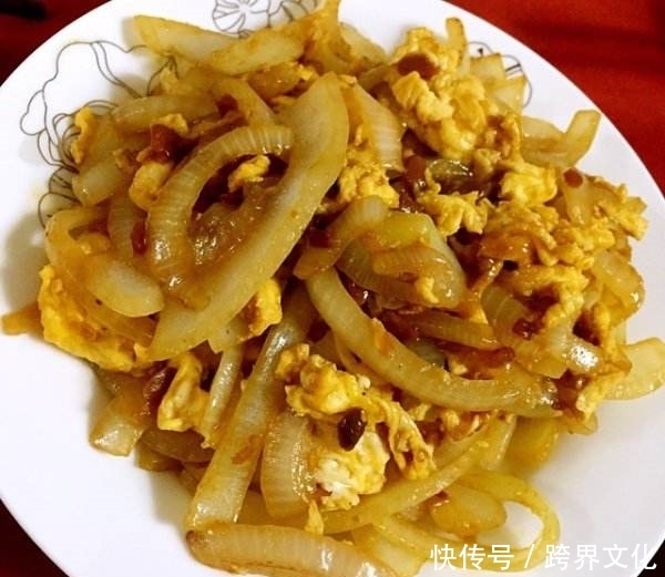洋葱和此物一起炒，不贫血，皱纹色斑全没了，皮肤光滑远离黄脸婆