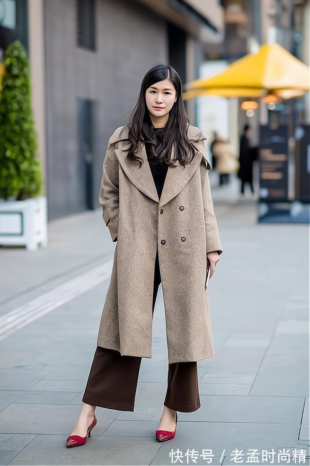 搭配|穿风衣还在配打底裤,早过时了今年流行这样穿高级又时髦