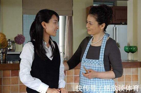 “老婆,孩子上幼儿园了,该让你妈走,接我妈来享福了”“好的”