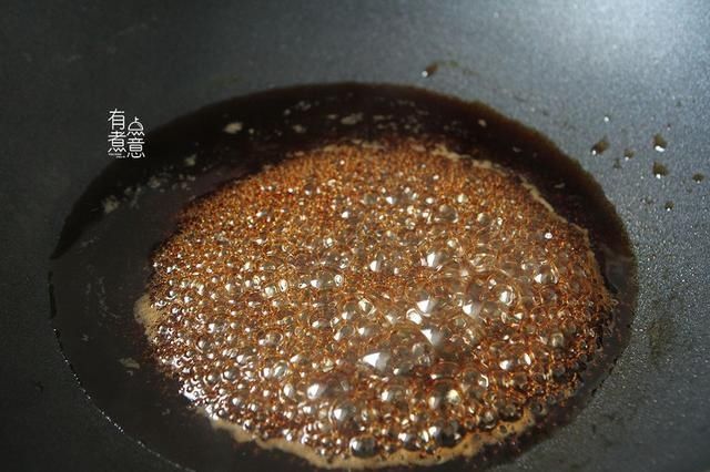 红糖浆|明日秋分，这碱性蔬菜要常吃，去皮煮一煮，淋上红糖浆，软糯香甜