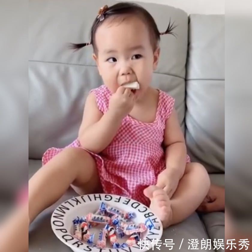 爸爸妈妈|哥哥用馒头当糖块“套路”妹妹火了,网友:还是馒头很好吃,管饱
