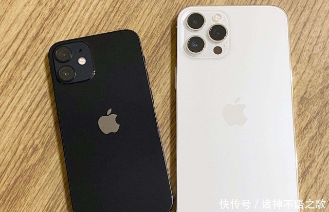 库克|大降价！库克还是服软了？iPhone12买早的后悔去吧