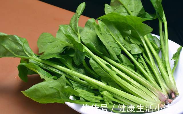 大便|常吃4种食物,毁掉肠道健康,教你一个简单方法,识别肠癌