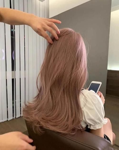 2021年大热的发色趋势分享，显白显气质，染上很惊艳！