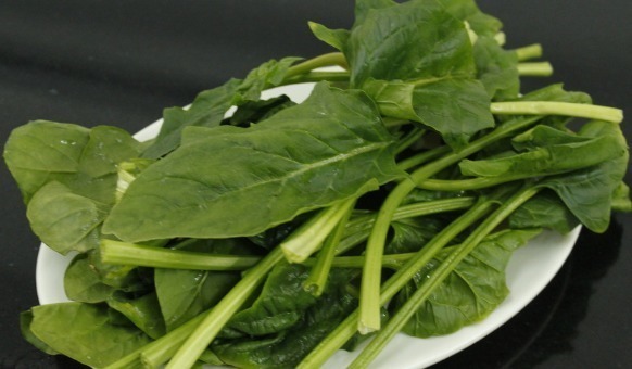 现在为了方便热菜家里都有微波炉，但是这些食物不能反复加热哦！