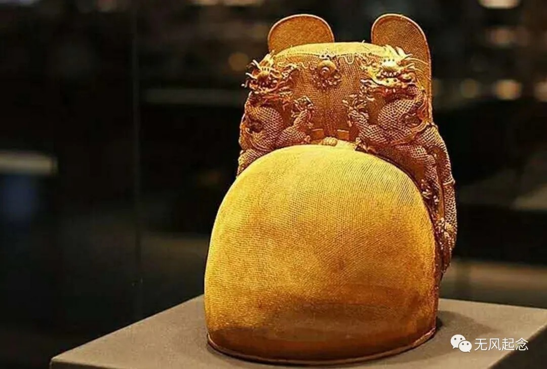 金色帽子!古代皇帝其实不应该戴金色帽子,很多古装剧都犯了错
