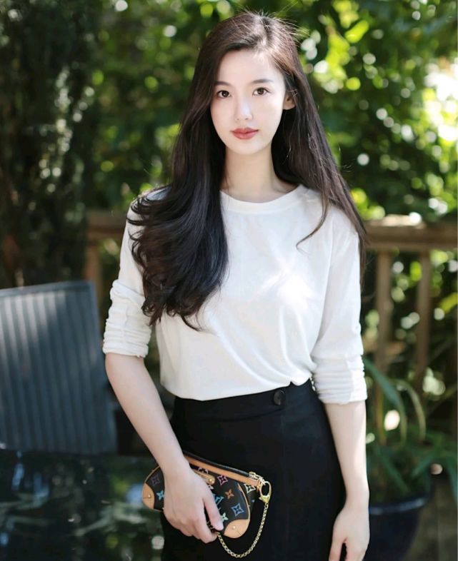 搭配|想要穿出高级感,选择的服装款式就要有特点,需要合理搭配