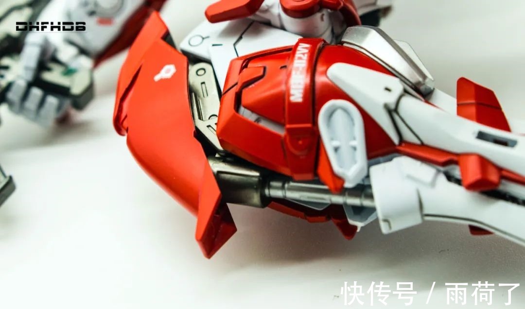 分色|万代亲儿子 MG1100 逆红异端,帅就一个字