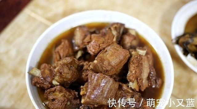 炒豌豆|6口人的晚餐，8道菜花费不到150元，网友：羡慕四线城市的生活