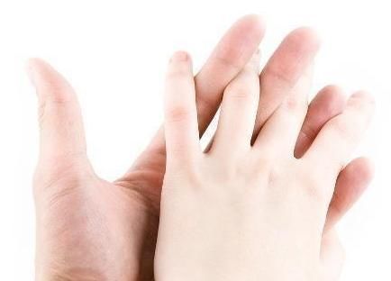 长寿|不论男女，手脚若没3种变化，那恭喜了！长寿或许在向你招手