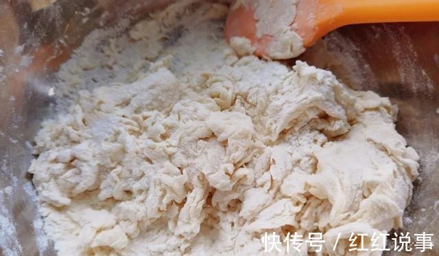 中秋来点不一样的,五彩月饼颜值高,酥软不腻味道好!