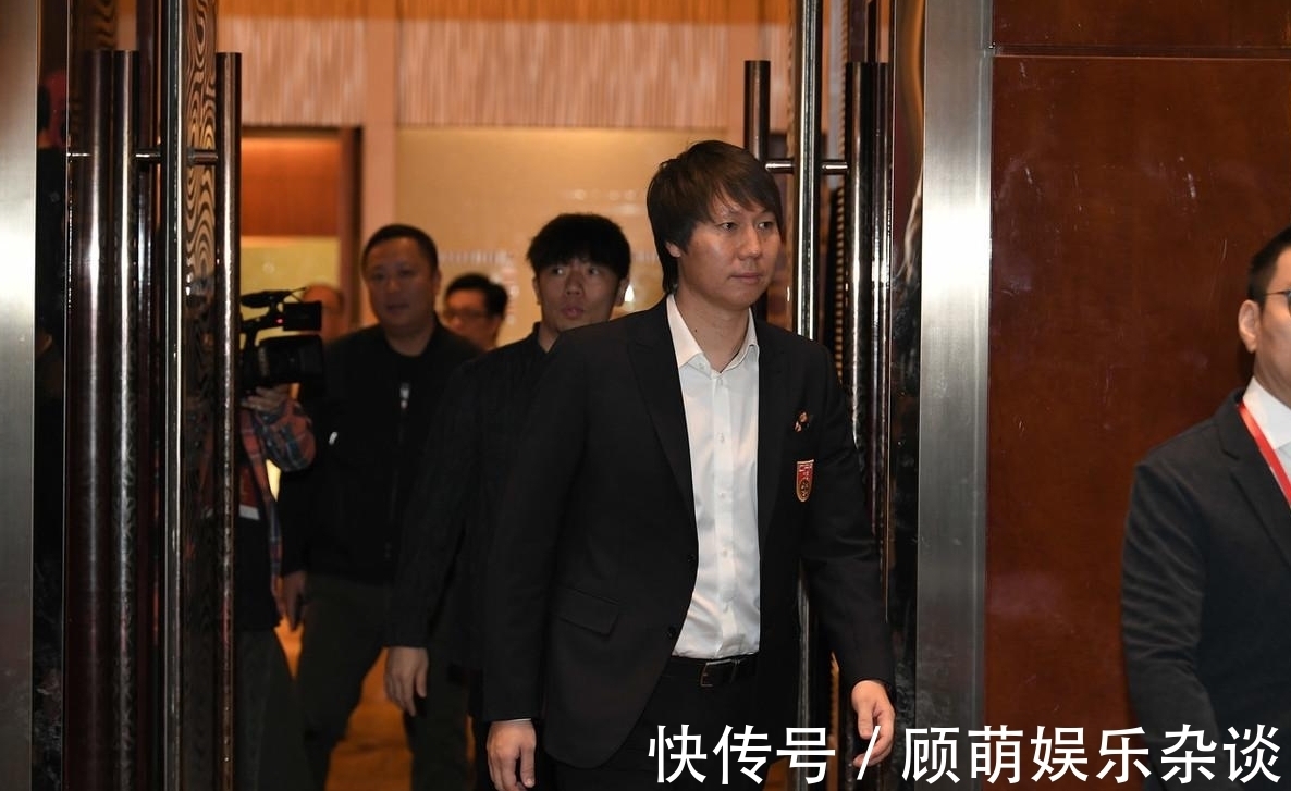 山东体育局|曝中国男足主帅李铁正式下课,新主帅被曝光,曾是国足前队长