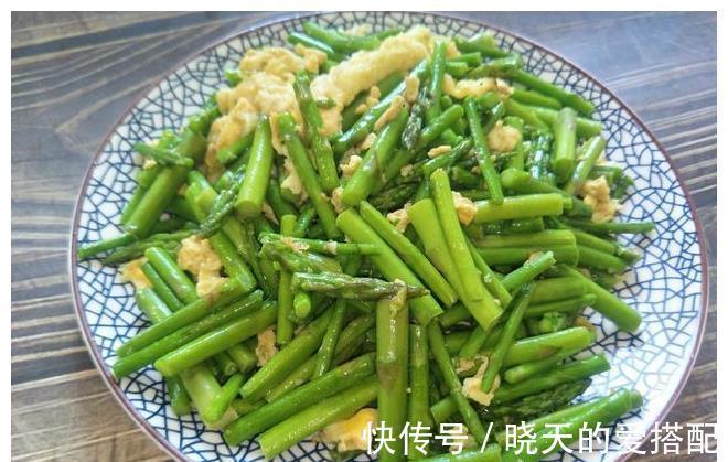 焯水|炒芦笋时，别只知道焯水，多加1步，芦笋鲜嫩翠绿，香嫩好吃