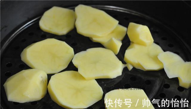 土豆泥|三伏出汗多，这早餐我隔三岔五给孩子做，酥香软糯，补足钾元素！