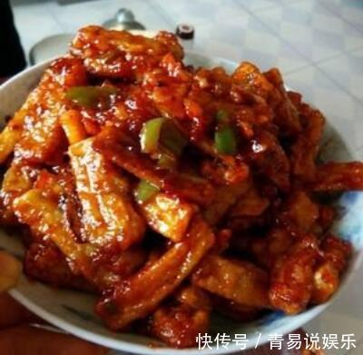 茄子不要再蒸着和炒着吃了，用这个做法，比糖醋排骨还好吃得多