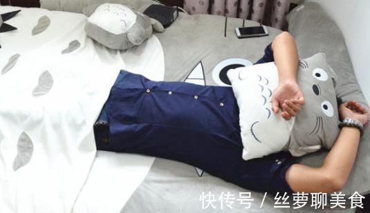 睡眠質量|老人活到105歲，抽煙喝酒都做，晚年留下長壽秘訣，只有9個字！