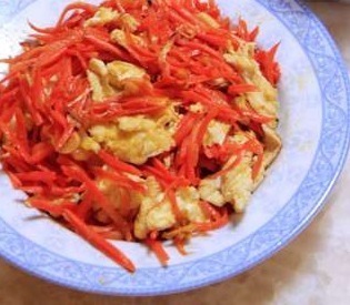 吃法|胡萝卜最正确的吃法,既健康又营养,具有明目、润肤、壮身的功效