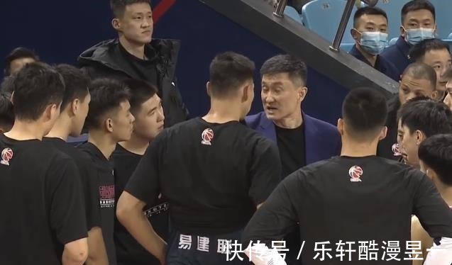 易建联|争议!易建联顶伤胡金秋,曾繁日垫脚孙铭徽,双方爆发冲突!