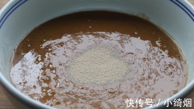 面食|红枣加2个鸡蛋,不用烤箱不油炸,美容又养颜,女人孩子要多吃