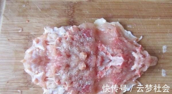 50年大厨经验,拌饺子馅时,加一点它,肉馅口感嫩滑,一咬一口汁