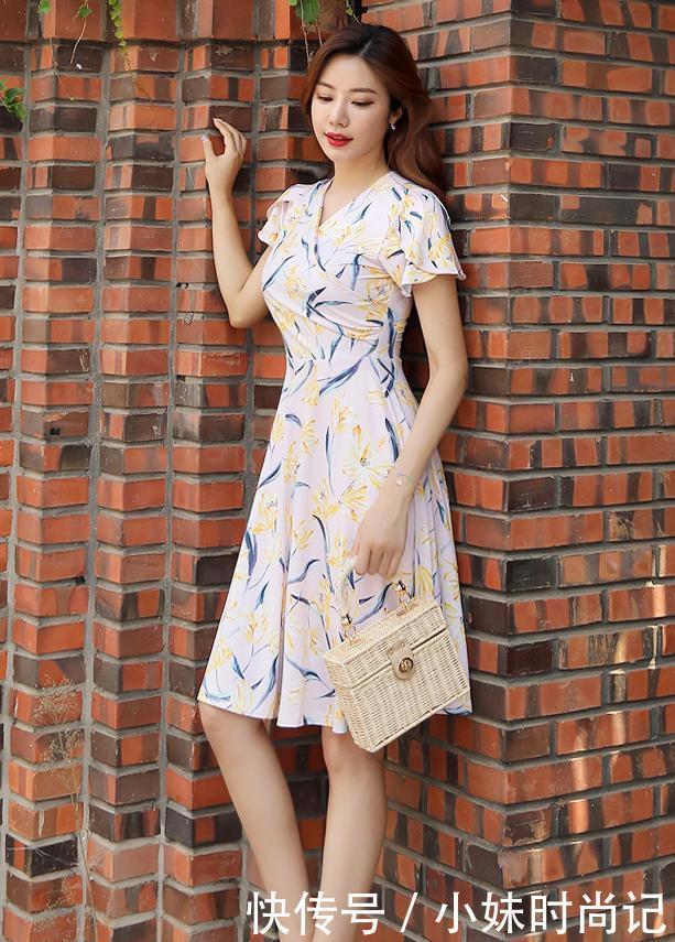 白色|气质美女驾驭白色连衣裙, 清新自然又有女人味