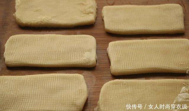 做法|家里有面粉试试这样吃,层次多又酥脆,食材简单,做法一看就会