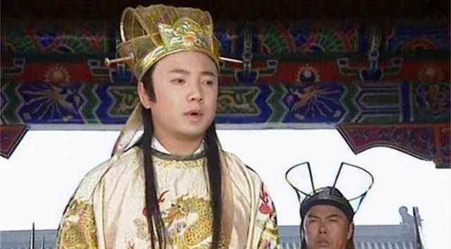 坐在|如果当初朱允炆不逃走，选择坐在太和门等朱棣，朱棣会动他吗