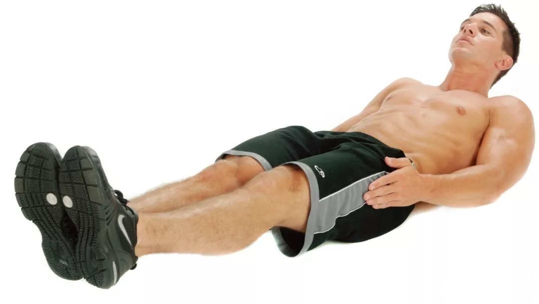 腹部|看起来很简单，但如何才能真正做好一个卷腹？