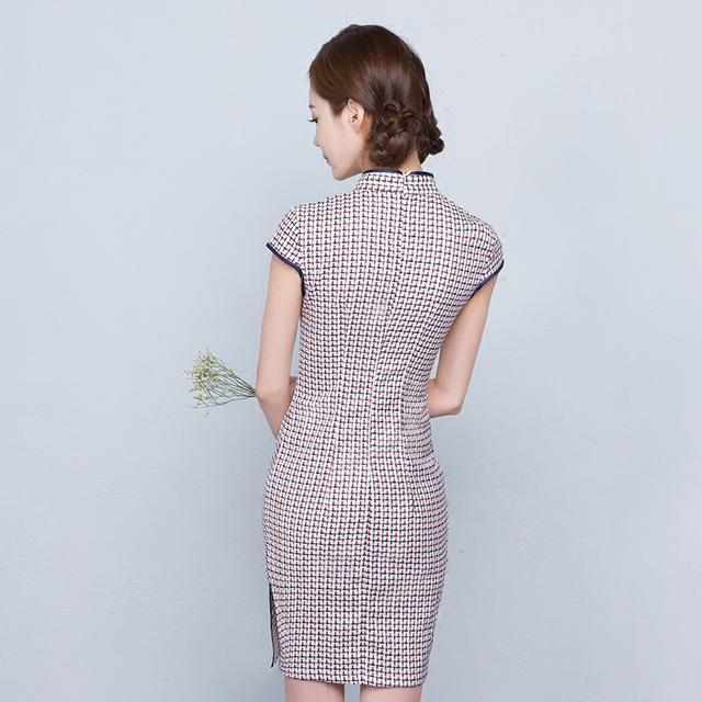 背带裙 穿上旗袍裙的她,才是最美的中国女人,优雅韵味尽在举手投足间